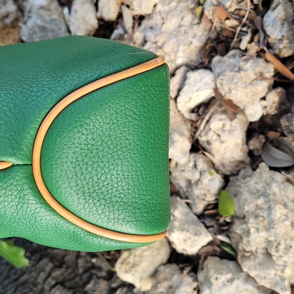 ‼️SOLD‼️ Vintage Dooney & Bourke AWL2 Grass Green Slouch Bag - Picture 5 of 12